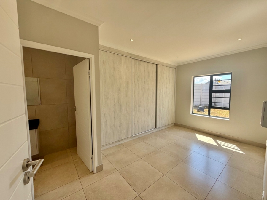 3 Bedroom Property for Sale in Overbaakens Eastern Cape